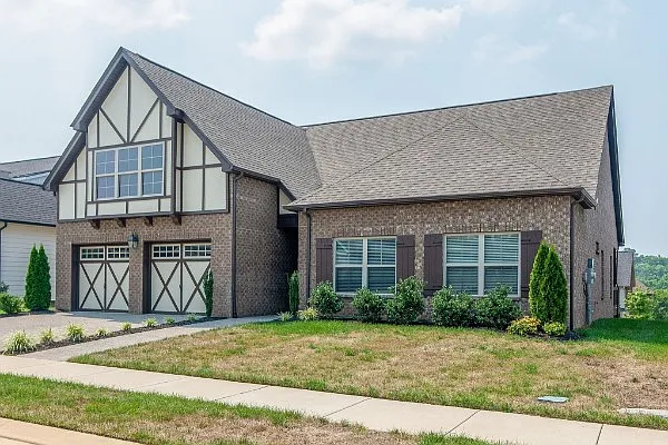 3 bed, 1985 sqft, $2,700 — Photo 3