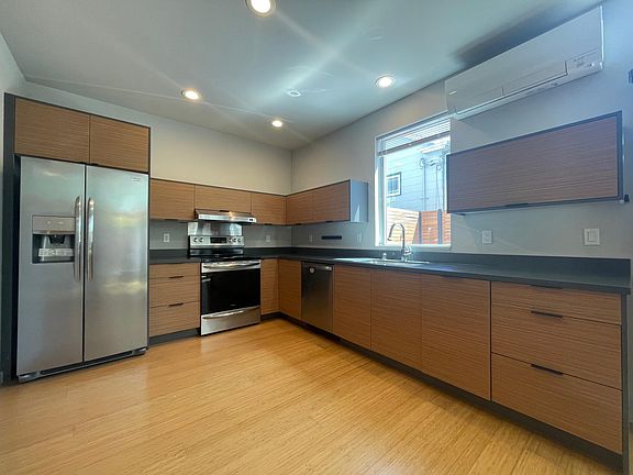 Quartz countertop and stainless steel appliances