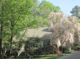 6 Wedgewood Rd, Chapel Hill, NC 27514