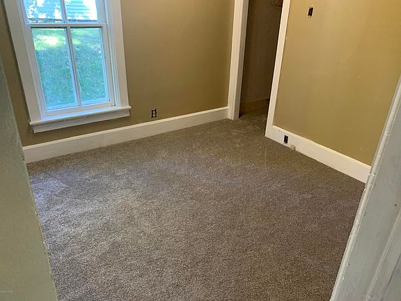 5th image of 218 Pine St
