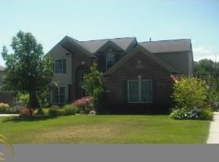 1898 Covington Woods Ln, Lake Orion, MI 48360