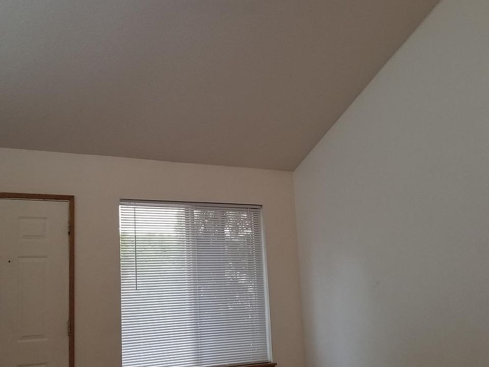 2nd image of 430 SE McKinley Ave