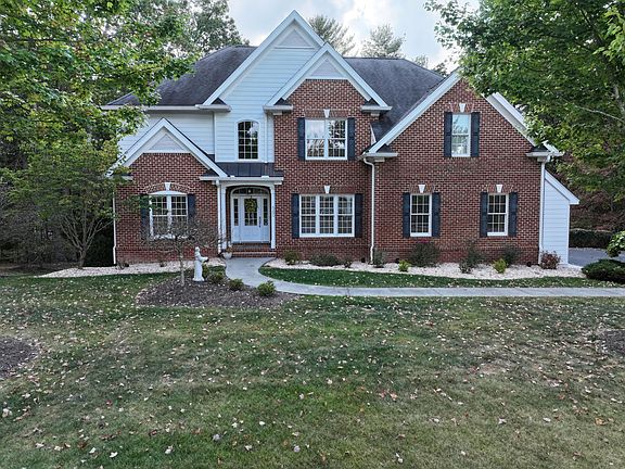 2nd image of 560 Old White Dr