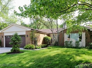328 Basswood Dr, Northbrook, IL 60062
