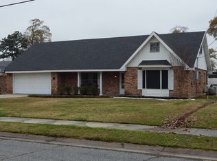 218 S Hazel St, Sulphur, LA 70663