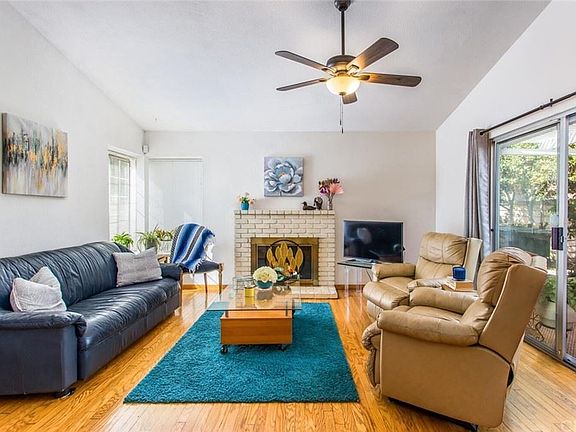 5th image of 10104 Bedford Dr