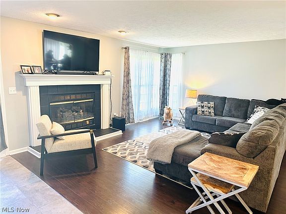 2nd image of 879 Woods Edge Ct