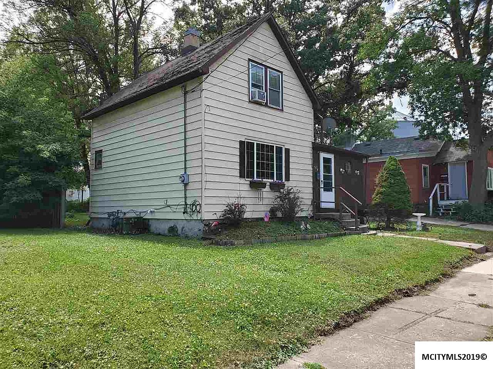 1st image of 523 4th St NE