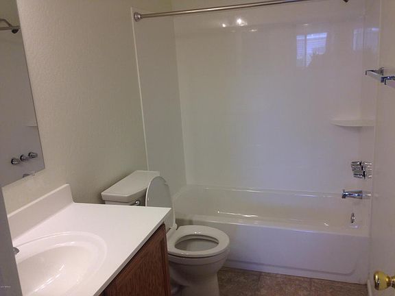 4th image of 518 N Harris Dr