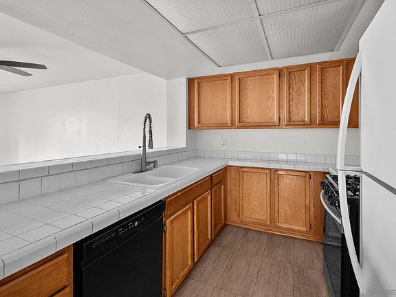3rd image of 9916 Scripps Westview Way Unit 161