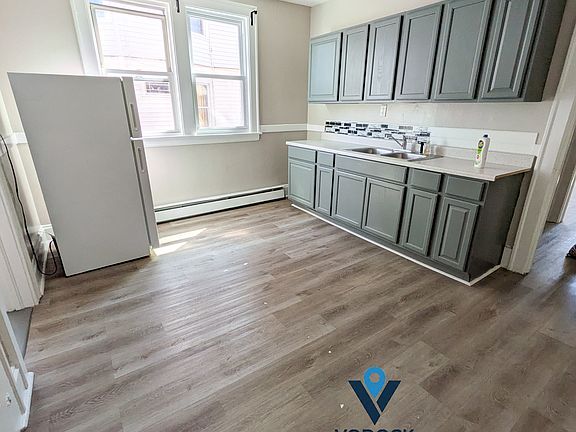 2nd image of 82 James St #1S