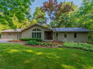 14199 Lara Trce, Bloomington, IL 61705