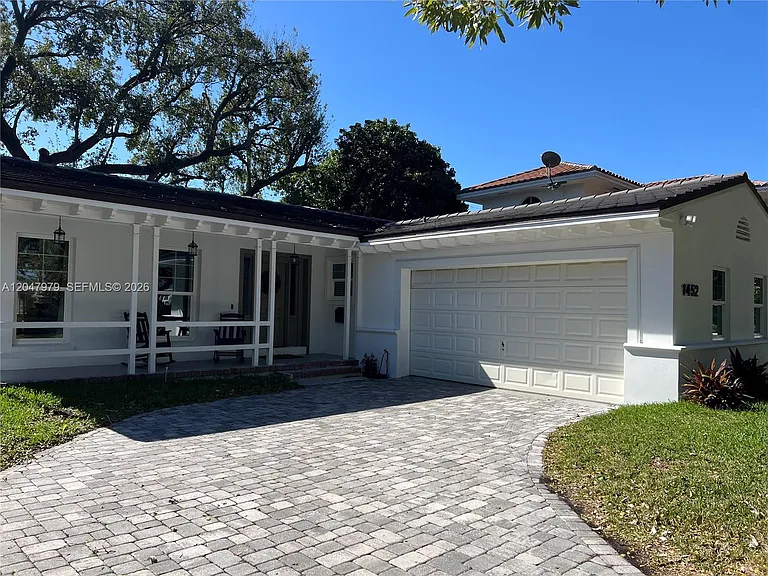 1452 Urbino Ave — Photo 3