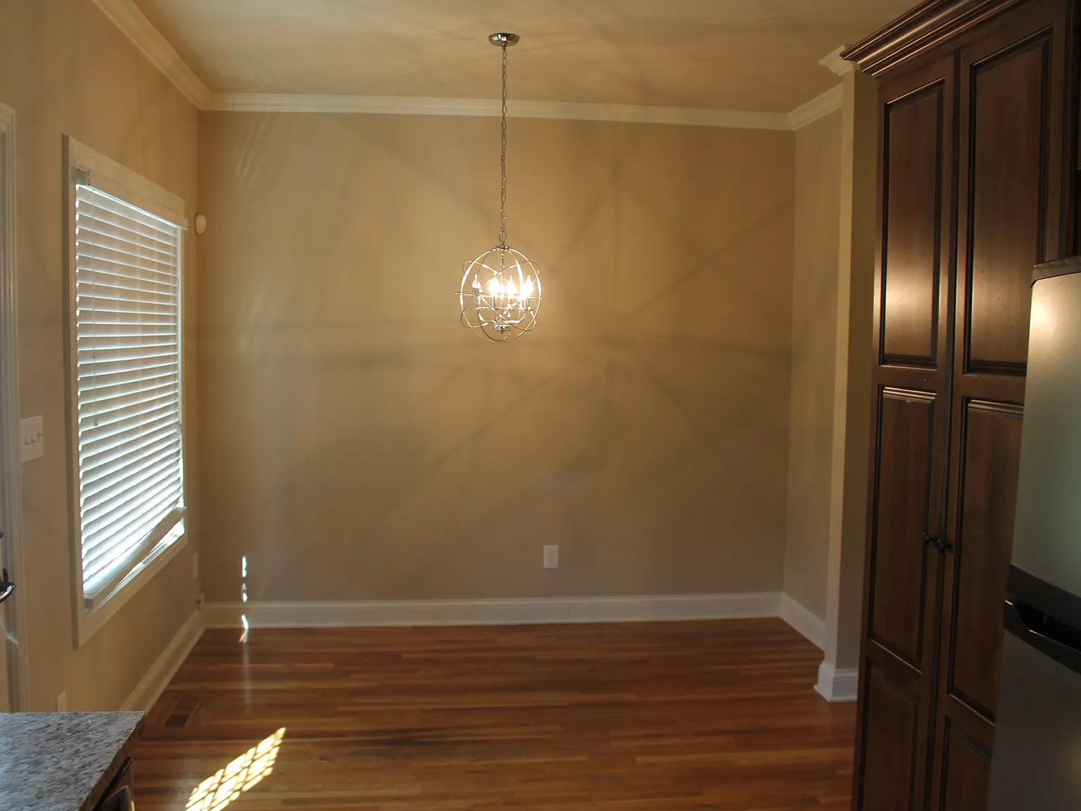 2 bed, 1975 sqft, $1,750 — Photo 4