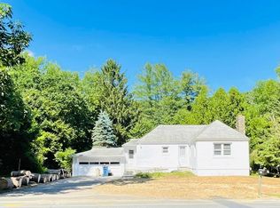 562 Pepper St, Monroe, CT 06468