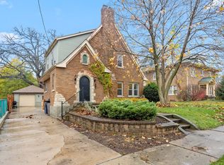 111 Hamilton Ave, Elgin, IL 60123