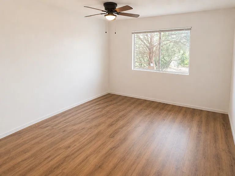 4100 E Mission Ln #C — Photo 11