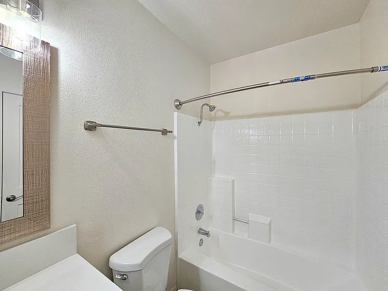 WELCOME TO THE VINE APARTMENTS! — Photo 35