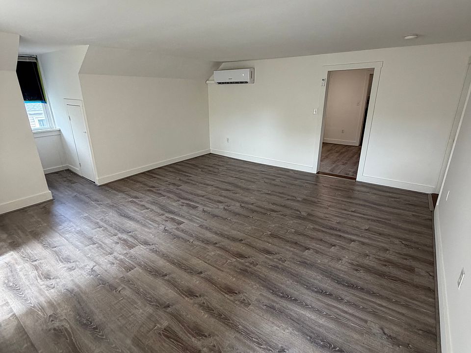 1st image of 3049 Main St #3049