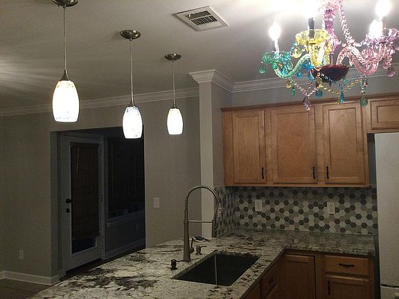 2nd image of 502 Heath Pl