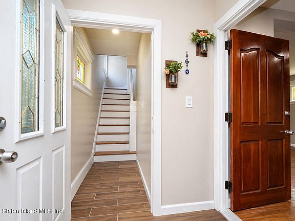3rd image of 3419 Richmond Ave