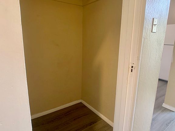 3rd image of 334 Hyde St #10