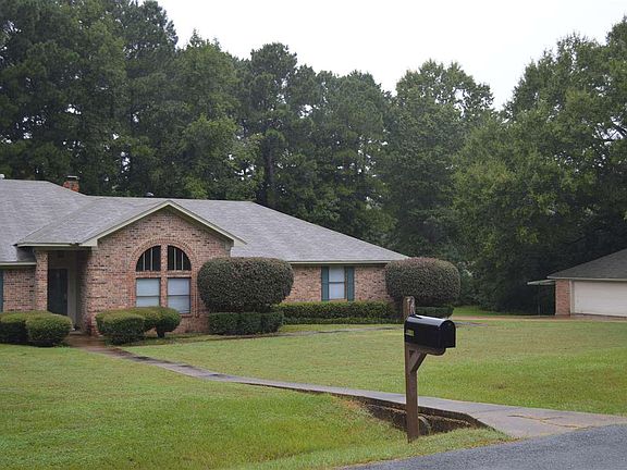 3rd image of 4801 Lionel Ave
