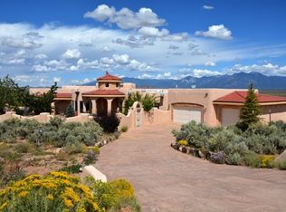 7 Arroyo Del Alamo Cir, Ranchos De Taos, NM 87557