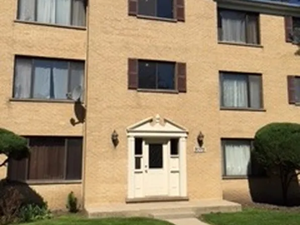 9375 Hamilton Ct, Des Plaines, IL 60016