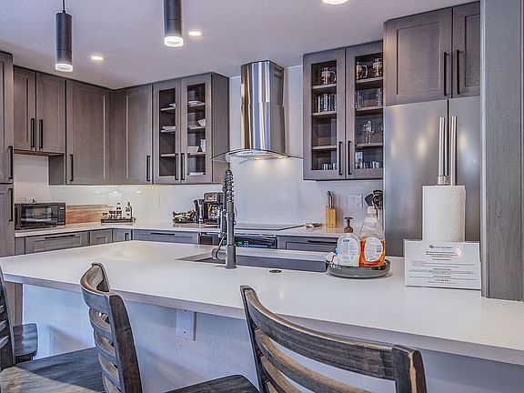 2nd image of 107 N Harris St #101