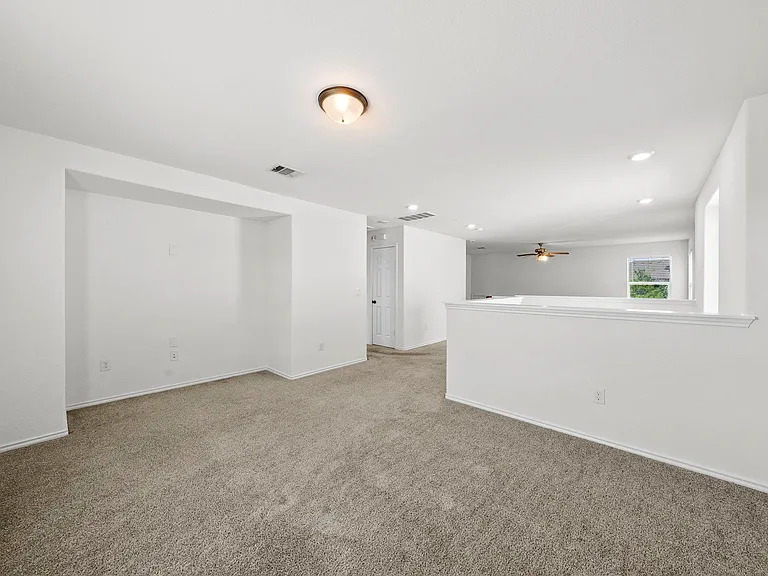 544 Ayinger Ln — Photo 24