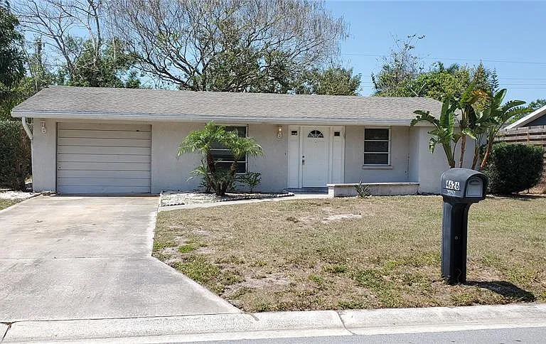 4626 Hunter Ridge Dr — Photo 2