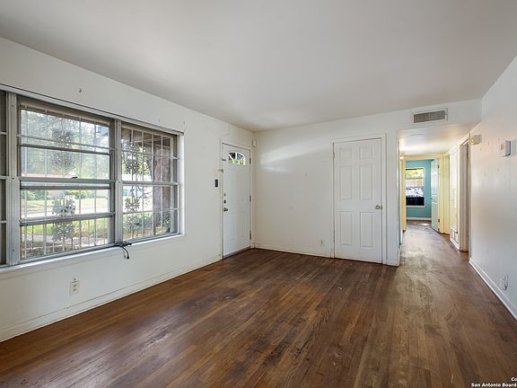 5th image of 226 Covina