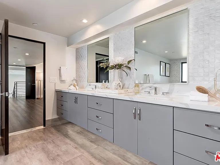 1839 Pandora Ave #PENTHOUSE — Photo 32