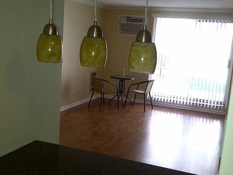 1950 Cherry Ln #116 — Photo 2