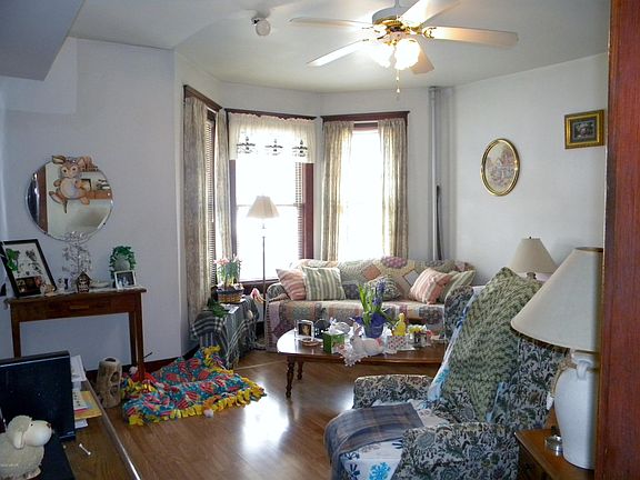 4th image of 318 Huron Ave