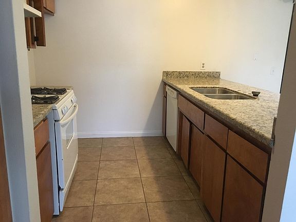 4th image of 31975 Yucaipa Blvd APT 2