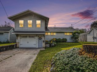 715 Jordan Lake Ave, Lake Odessa, MI