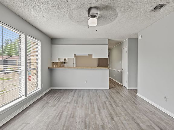 5th image of 322-328 Brookwood Dr #326