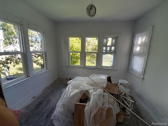 5th image of 12558 Wilshire Dr