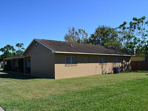 5th image of 1928 Marcia Dr