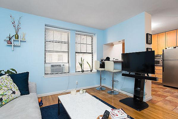 1st image of 309 19th St #223