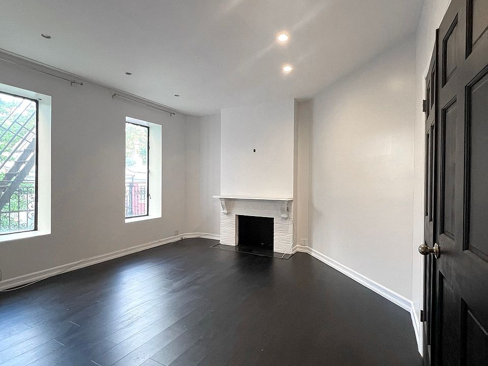1st image of 14 Christopher St APT 4