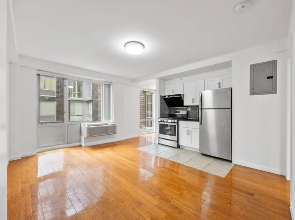 139-30 34th Avenue image 11 of 20