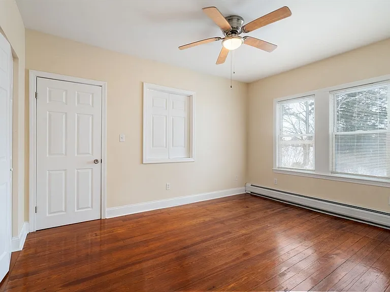 25-27 Lafayette St #1 — Photo 16