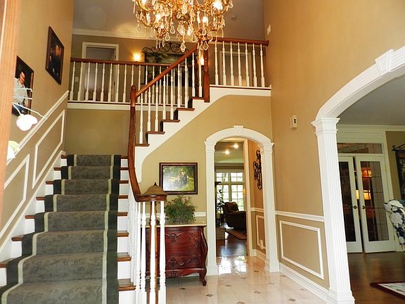 3rd image of 8808 Royal Swan Ln