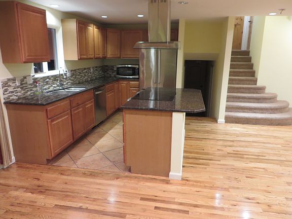 5th image of 7327 284th St NW