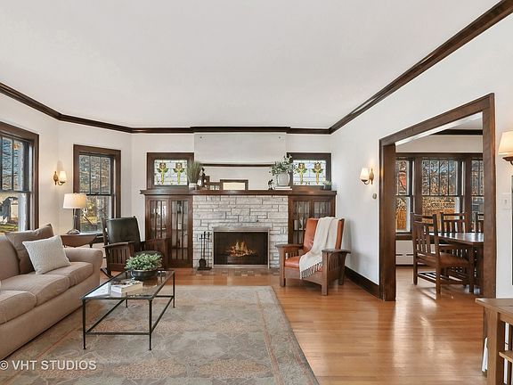 5th image of 229 Lake St