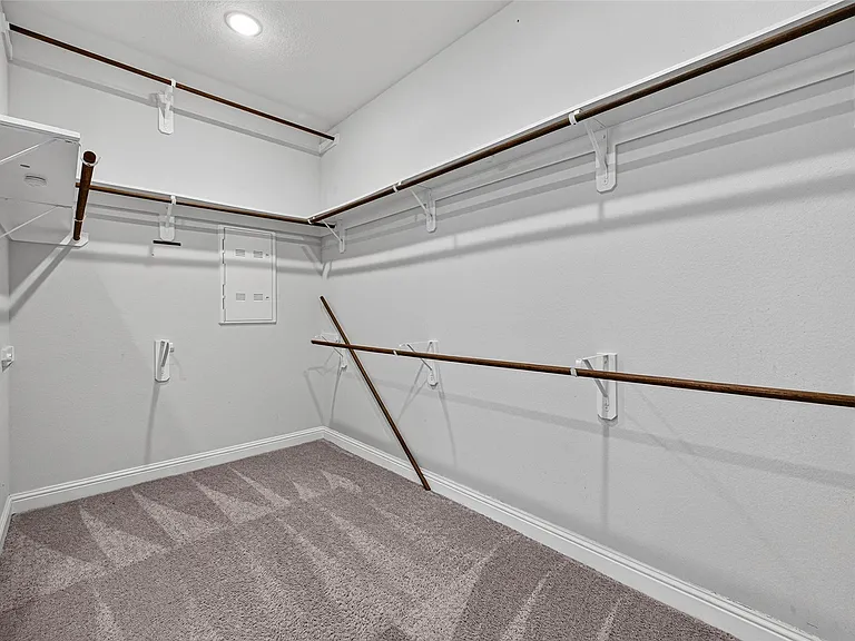 24419 Avanti Dr — Photo 39