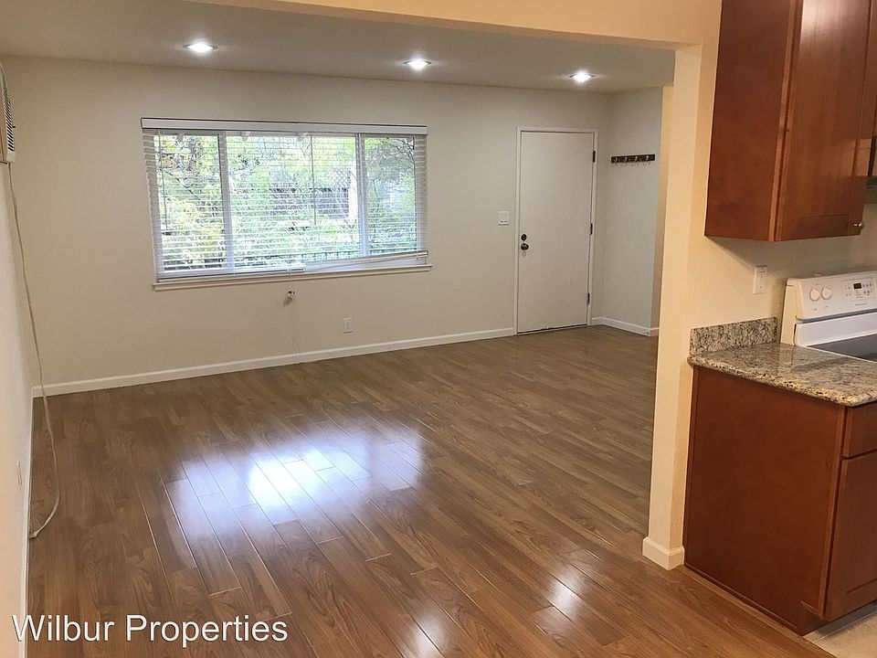 1st image of 365 Oak Grove Ave APT 4